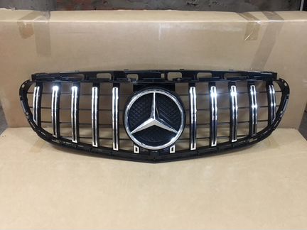 Решетка радиатора Мерседес 212 AMG Рестайлинг