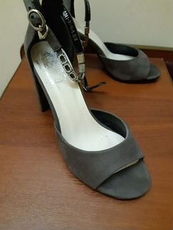 Босоножки новые