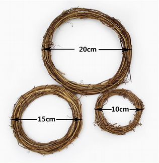 Венок из ротанга