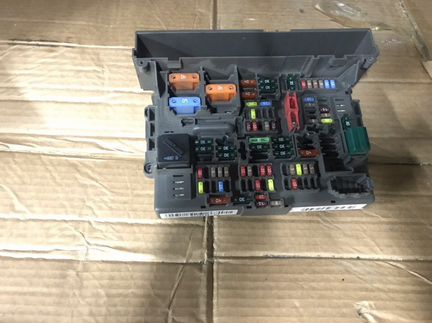 Блок предохранителей Бмв E81 E87 E90 E92 X1 E84 +