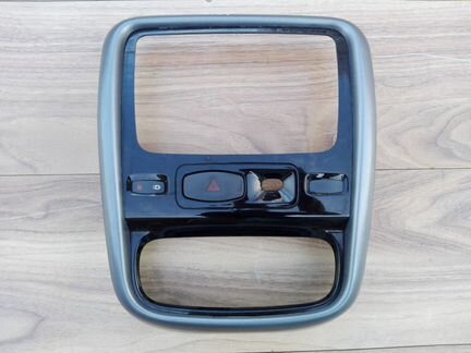 Рамка магнитолы Renault Duster