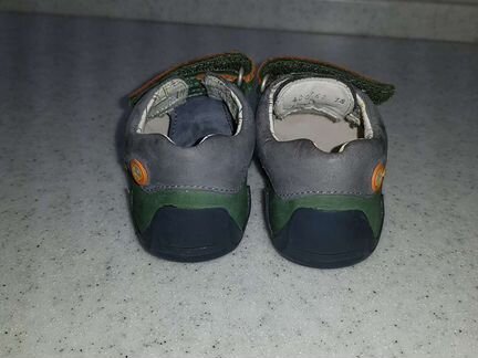 Кроссовки 18 р