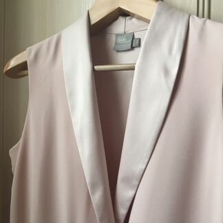 Платье в стиле смокинга без рукавов