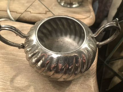 Антикварная сахарница