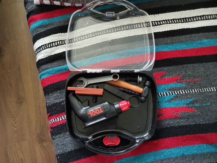 Детские инструменты и железная дорога