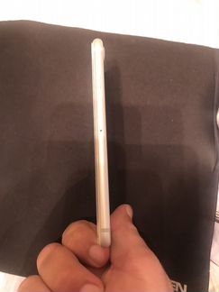 Телефон iPhone 7