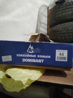 Коньки хоккейные