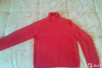 Две водолазки и жилет на 8-10лет