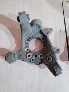 Кулак поворотный задний левый Infiniti M Y50 3.5