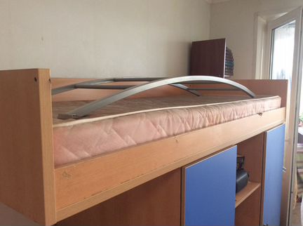 Двухъярусная кровать для детей