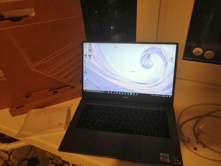 Huawei MateBook D14 (AMD Ryzen 5 3500U) серый 2020