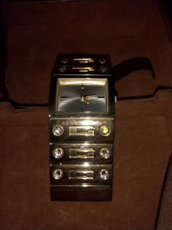 Женские часы Guess