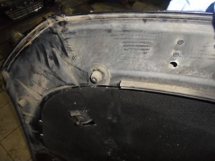 Капот Фольксваген Пассат Б6. Черный