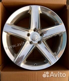 Диски SRT R20 на Jeep Grand Cherokee