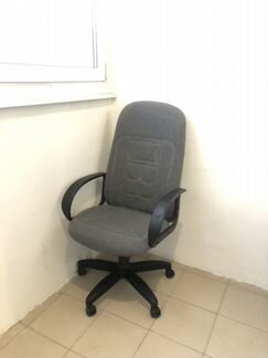 Стул на колёсиках