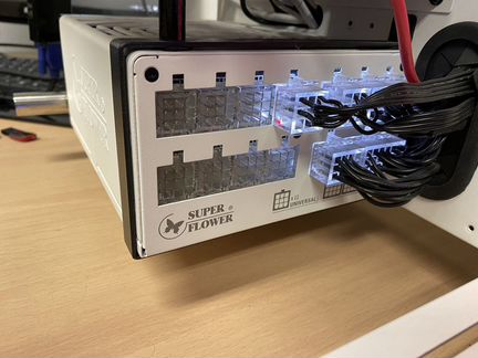 Super flower Leadex Platinum 1200W White