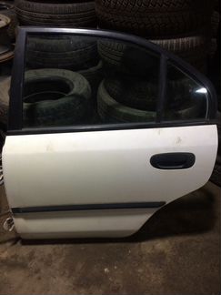 Дверь задняя левая Mitsubishi Carisma 1999