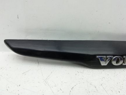 Накладка крышки багажника задняя Volvo C30 2006