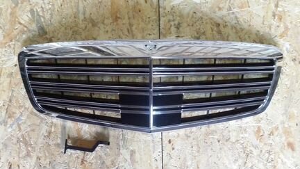 Решетка радиатора Mercedes w221 AMG s63 рестайлинг