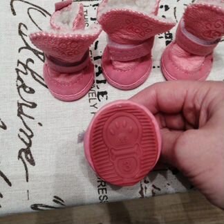 Сапожки зимние новые для собачки