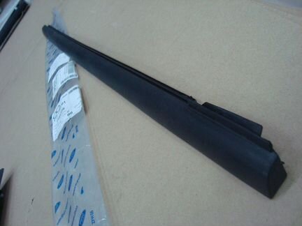 Молдинг стекла двери Фокус 2 нов оригинал