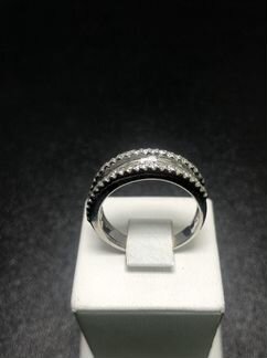 Золотое кольцо с бриллиантом 17 размер