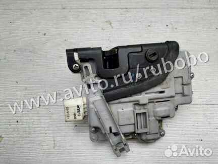 Замок двери задний левый Vw Passat B6 BSE 2005