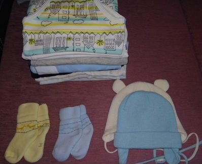Вещи на 2-6мес шорты, слипы, шапки, боди