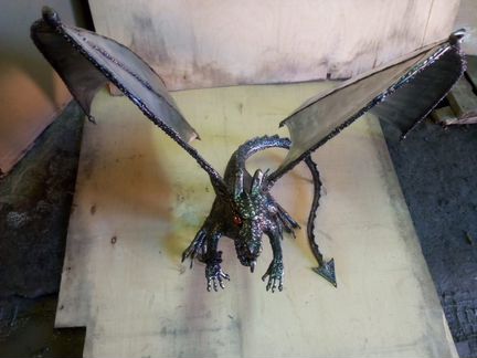 Скульптура Дракона