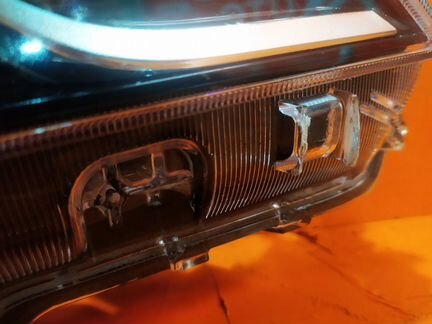 Фара правая Toyota Corolla 12 E210 2018-Нв