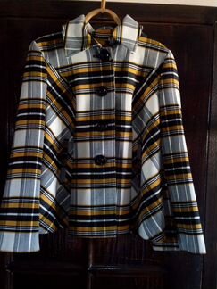 Межсезонное пальто расклешеное. Размер 50