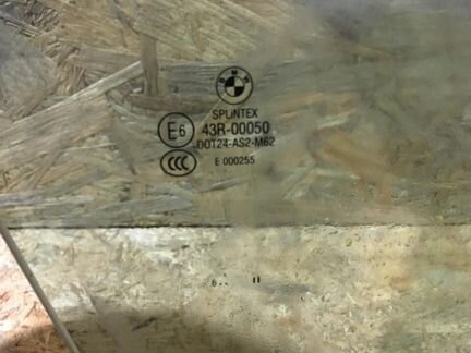 Переднее правое стекло на bmw e60/61