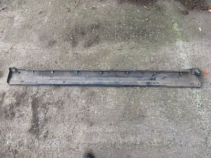 Порог пластиковый накладка правый Mitsubishi