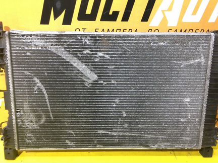 Радиатор охлаждения двигателя Mercedes C-Classe