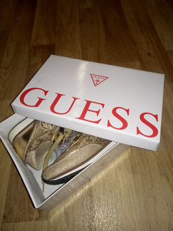 Кроссовки guess
