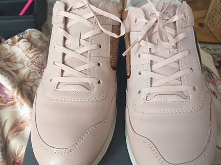 Кроссовки экко 39р кожа