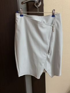 Новая голубая юбка chic экокожа