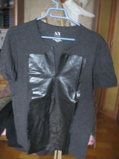 Черная оригинал футболка с кожаной вставкой Armani
