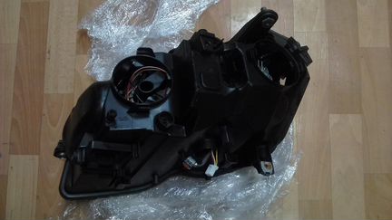 Фара правая мерседес 204 Правая фара Мерседес 204