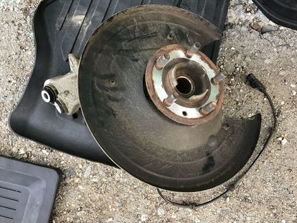 Кулак поворотный правый LR Рендж Ровер Спорт 2