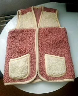 Жилет из овечьей шерсти