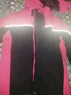 Продам куртку для девочки рост 140-150 почти новая
