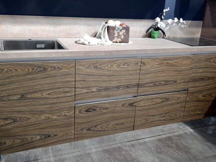 Кухня в шпоне, выставочный образец