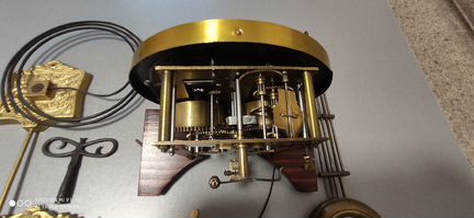 Механизм часов Thomas Haller