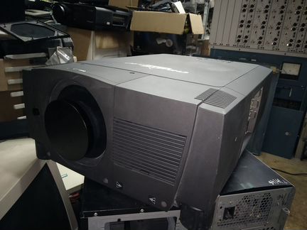 Проектор christie LW40