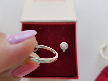 Кольцо из белого золота с бриллиантами