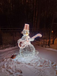 Световая фигура снеговики