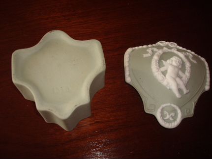 Фарфоровая шкатулка бисквит. Антиквариат