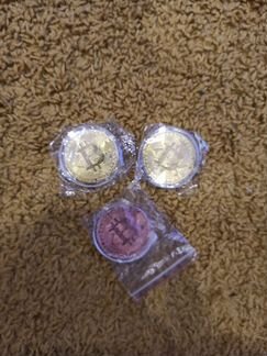 Сувенирная монета биткоин