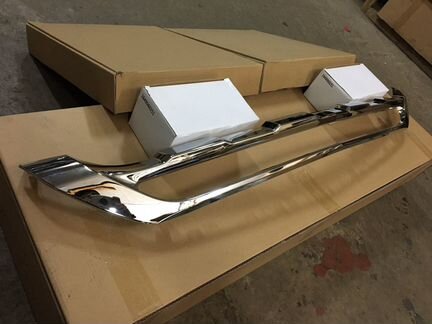 Накладка на бампер передний Mercedes GLK 204 Рест